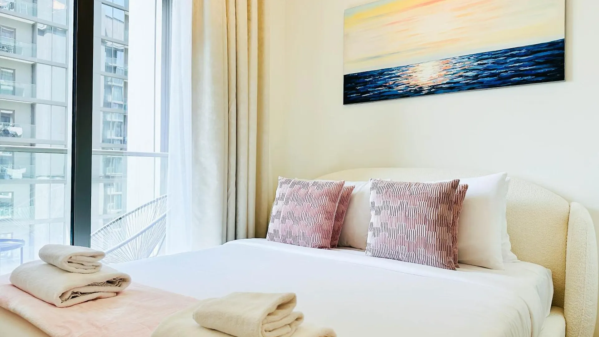 Modern 2 Bed With Stunning Views Apartment Dubai