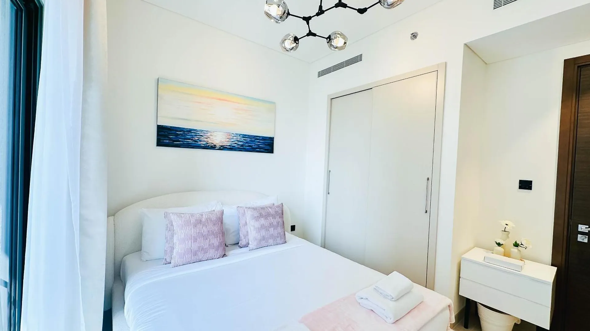 Modern 2 Bed With Stunning Views Apartment Dubai